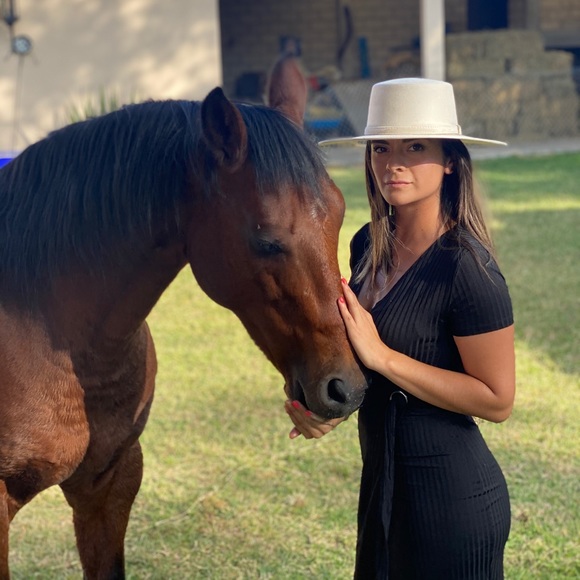 Melissa Cordobés Felt Wide Brim Hat - Picture 4 of 5